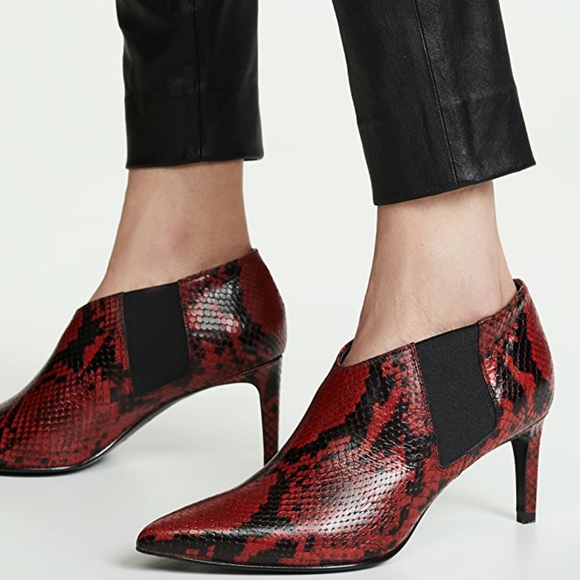 rag & bone Shoes - HP🎉🎉NEW rag & bone Beha Leather Chelsea Booties made in Italy size 6.5